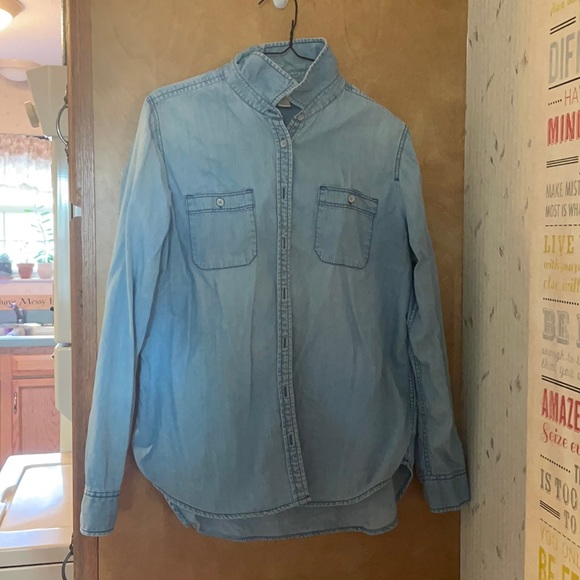 Women’s Chambray Button-Down Shirt - Picture 1 of 6